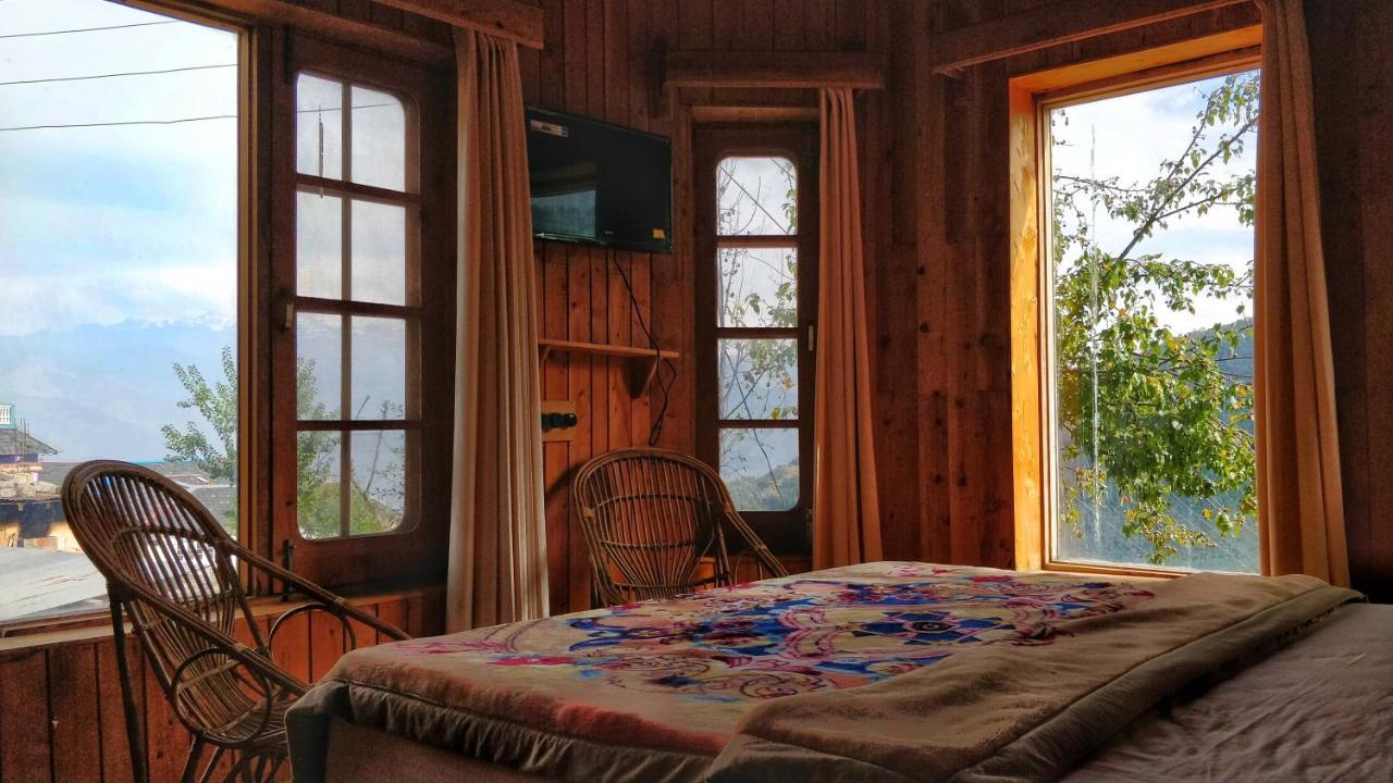 Loghouse At Khajjiar Lake Bagian luar foto